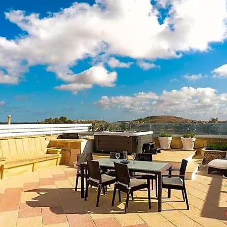 Pet Friendly Penthouse Rooftop Jacuzzi With Views Gozo