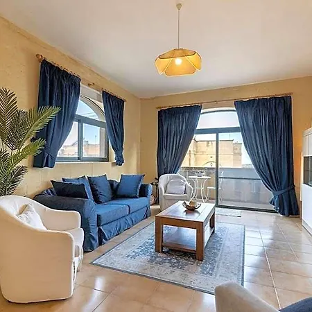 Pet Friendly Penthouse Rooftop Jacuzzi With Views ホテル Gozo