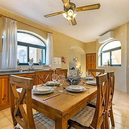 Pet Friendly Penthouse Rooftop Jacuzzi With Views ホテル
